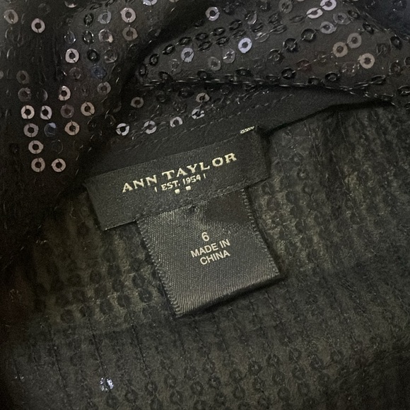 Ann Taylor Sleeveless Navy Sequin Wrap Top Size 6 - Picture 5 of 5